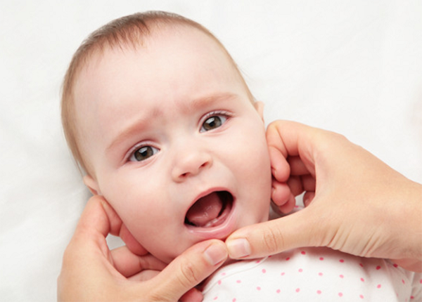 Mọc răng sữa là một trong những giai đoạn phát triển tự nhiên của trẻ