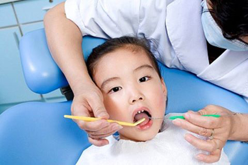 Trẻ nhỏ dưới 3 tuổi hay mắc các bệnh về răng miệng