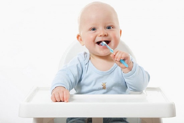 Lưu ý khi vệ sinh răng miệng cho trẻ độ tuổi ăn dặm