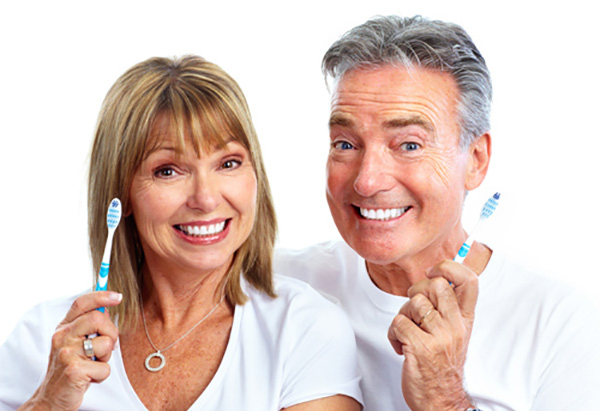 Người cao tuổi cần bảo vệ và phòng tránh răng miệng như thế nào ?