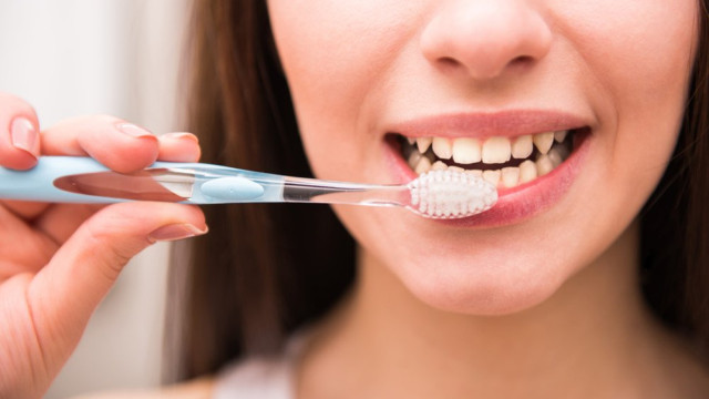 Phòng ngừa hiện tượng buồn nôn khi đánh răng