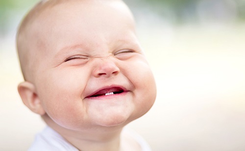 Cha mẹ cần biết tật xấu gây hỏng răng miệng của trẻ