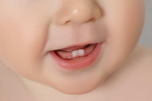 Thời điểm trẻ mọc răng và những lưu ý khi chăm sóc