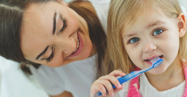 Chăm sóc sức khỏe răng miệng cho trẻ em nên bắt đầu từ khi trẻ còn rất nhỏ