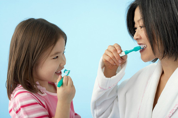 Trang bị kiến thức chăm sóc sức khỏe răng miệng cho trẻ em