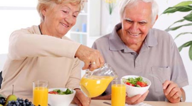 Dinh dưỡng ở người cao tuổi cần đảm bảo