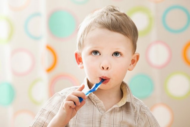 Trẻ đã vệ sinh răng miệng đúng cách chưa