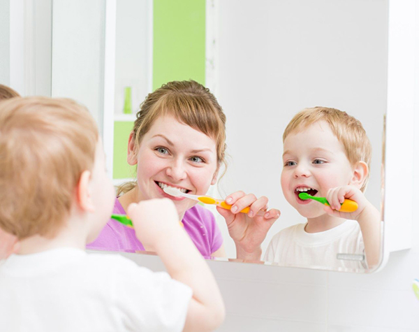 Hướng dẫn trẻ chải răng đúng cách để phòng ngừa bệnh răng miệng